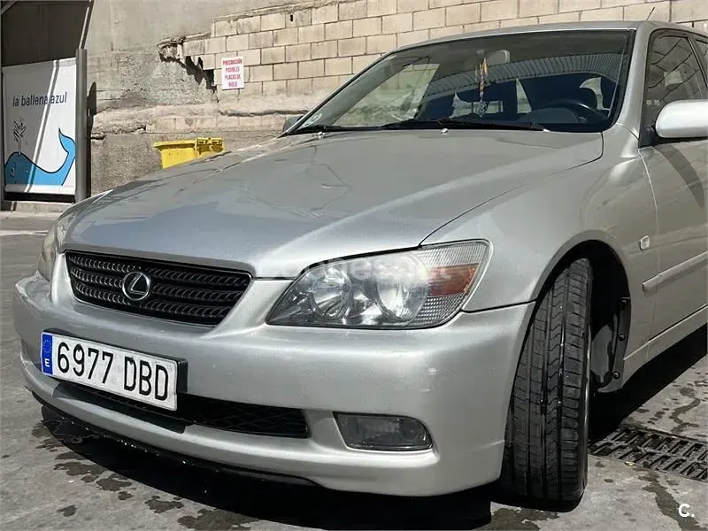 Usado Lexus IS200 Luxury Line 155 CV (114 kW) 2004 Blanco Familiar