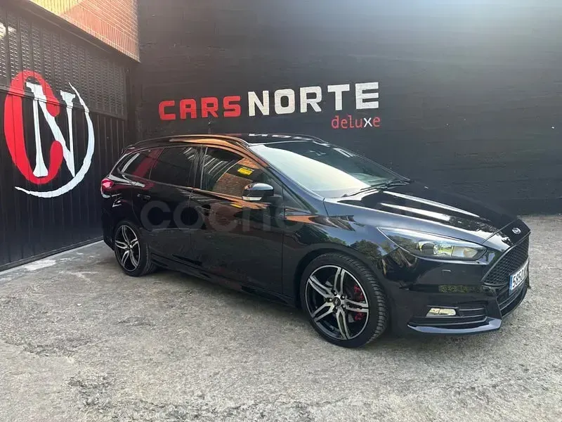 Usado Ford Focus ST 185 CV (136 kW) 2017 Negro Familiar