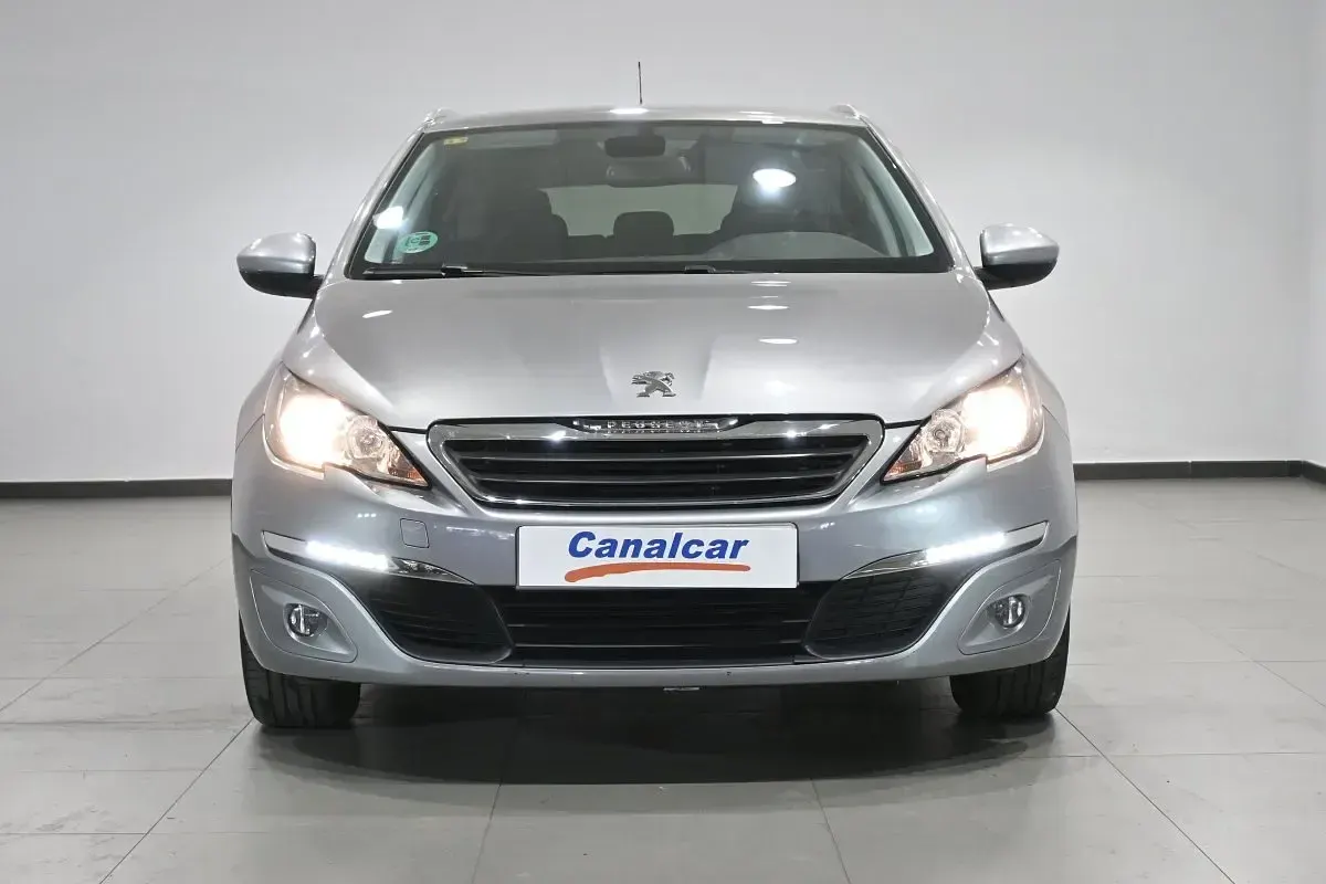 Usado Peugeot 308 S 130 CV (95 kW) 2015 Gris Familiar