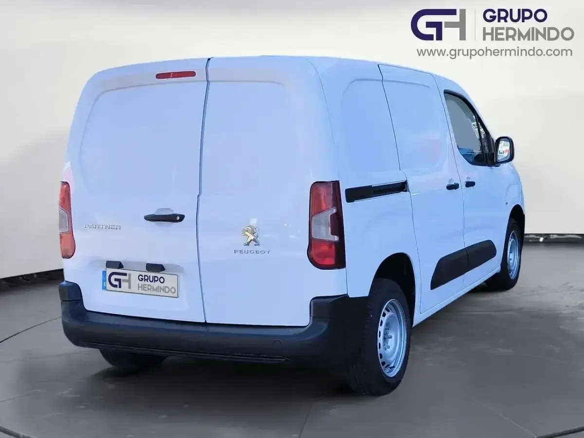 Usado Peugeot Partner 75 CV (55 kW) 2020 Blanco Monovolumen