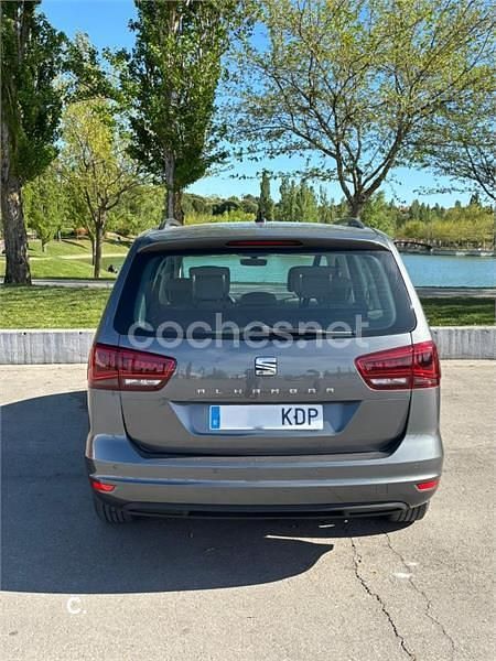 Usado Seat Alhambra Style Plus 150 CV (110 kW) 2017 Gris / plata Monovolumen