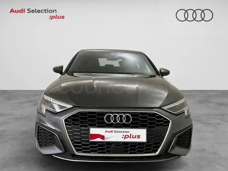 Usado Audi A3 S-Line 150 CV (110 kW) 2024 Gris / plata Berlina
