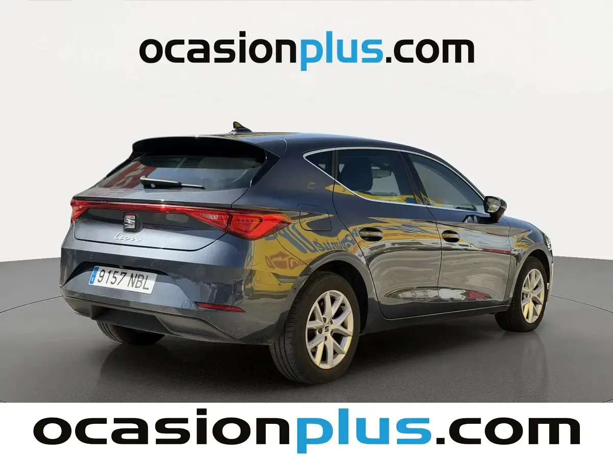 Usado Seat Leon Style 116 CV (85 kW) 2025 Gris Utilitario