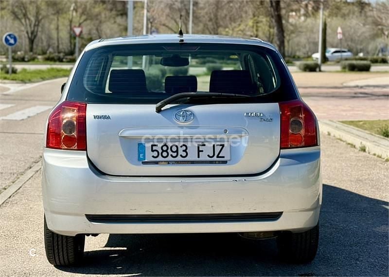 Usado Toyota Corolla Luna 116 CV (85 kW) 2006 Gris / plata Berlina