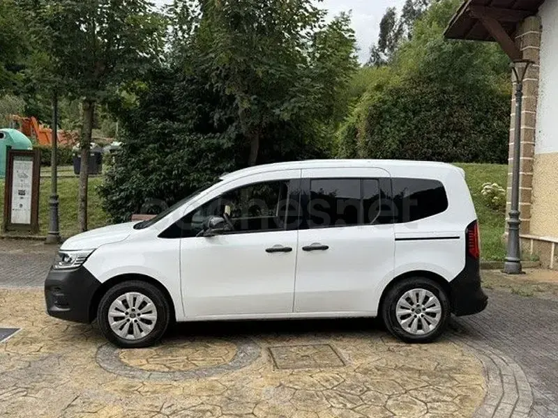 Usado Renault Kangoo Edition One 95 CV (69 kW) 2022 Blanco Monovolumen