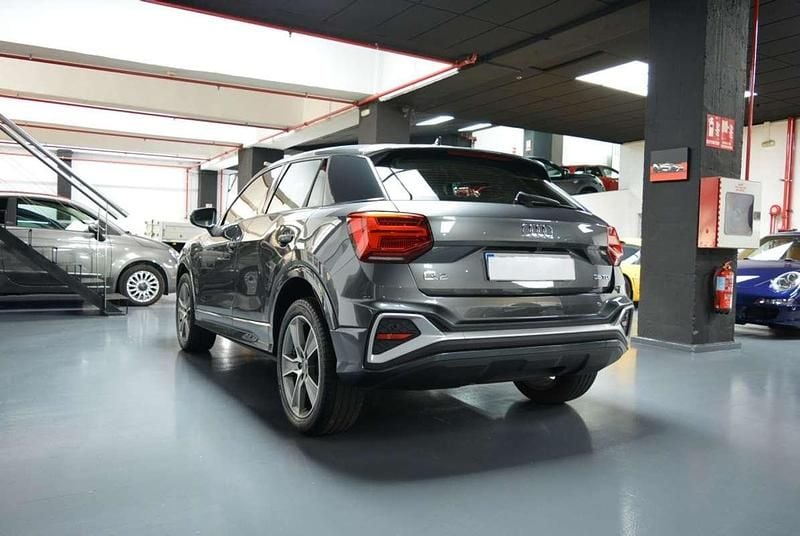 Usado Audi Q2 S-Line 150 CV (110 kW) 2022 Gris SUV