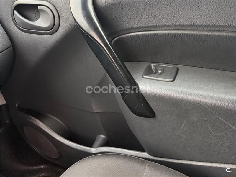 Usado Renault Kangoo 75 CV (55 kW) 2015 Blanco Monovolumen