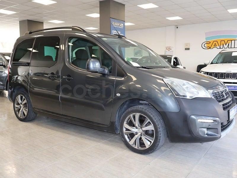 Usado Peugeot TePee Outdoor 100 CV (73 kW) 2016 Gris / plata Monovolumen