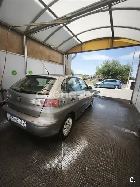 Usado Seat Ibiza Stella 75 CV (55 kW) 2003 Gris / plata Utilitario