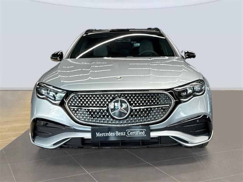 Usado Mercedes E300 313 CV (230 kW) 2024 Plata hightech Berlina
