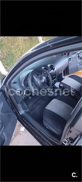 Usado Seat Cordoba 100 CV (73 kW) 2005 Negro Berlina
