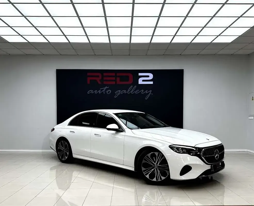 Usado Mercedes E220 193 CV (141 kW) 2024 Blanco Coupe
