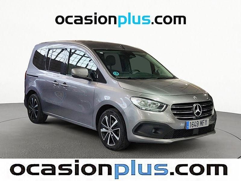 Usado Mercedes T180 116 CV (85 kW) 2023 Gris plata Monovolumen