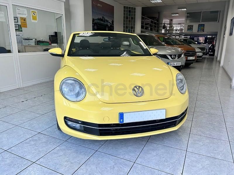 Usado VW Beetle Design 105 CV (77 kW) 2015 Amarillo Utilitario