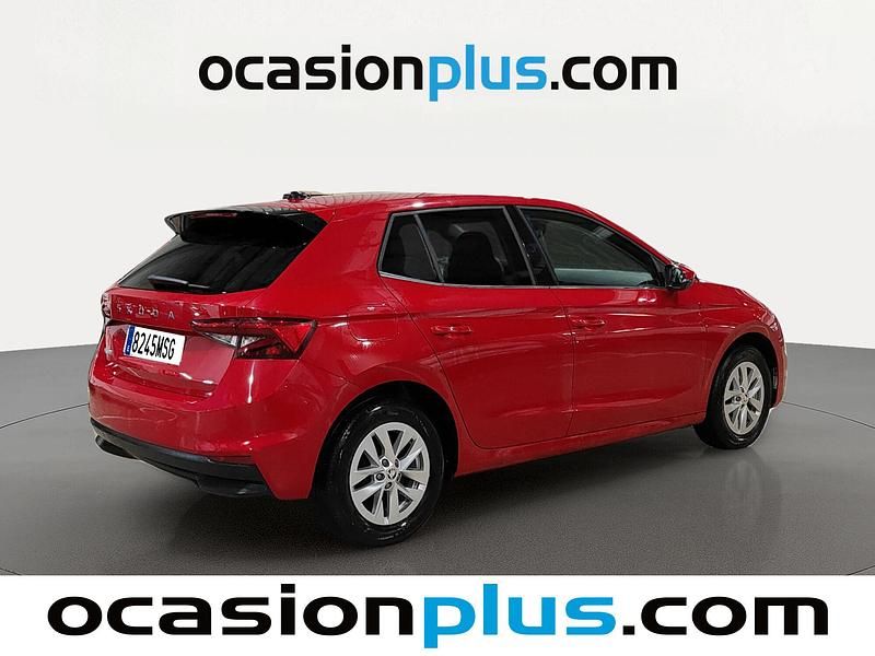 Usado Skoda Fabia Selection 95 CV (69 kW) 2024 Rojo Berlina