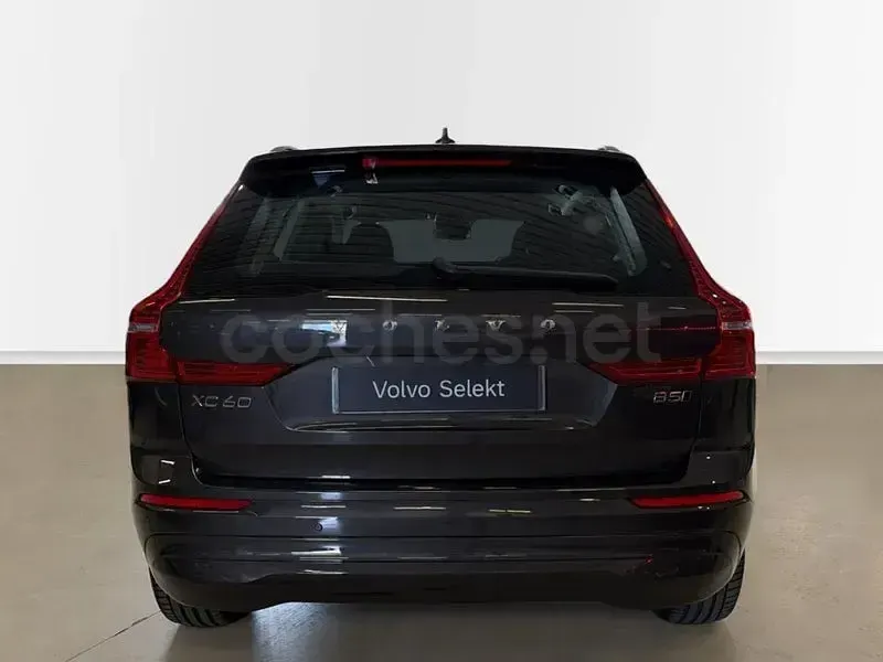 Używany Volvo XC60 Core 250 KM (183 kW) 2025 Brązowy SUV