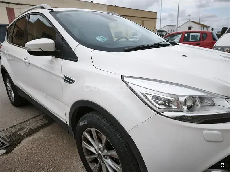Usado Ford Kuga Titanium S 150 CV (110 kW) 2016 Blanco SUV