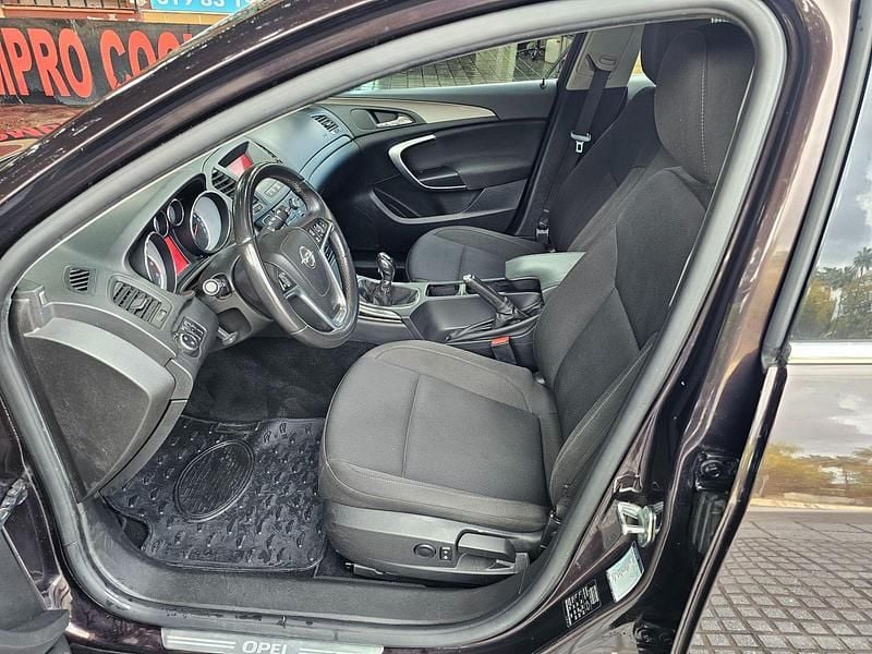 Negro Usado 2013 Opel Insignia Business Familiar | 5500 € (Precio justo) - Imagen 1/4