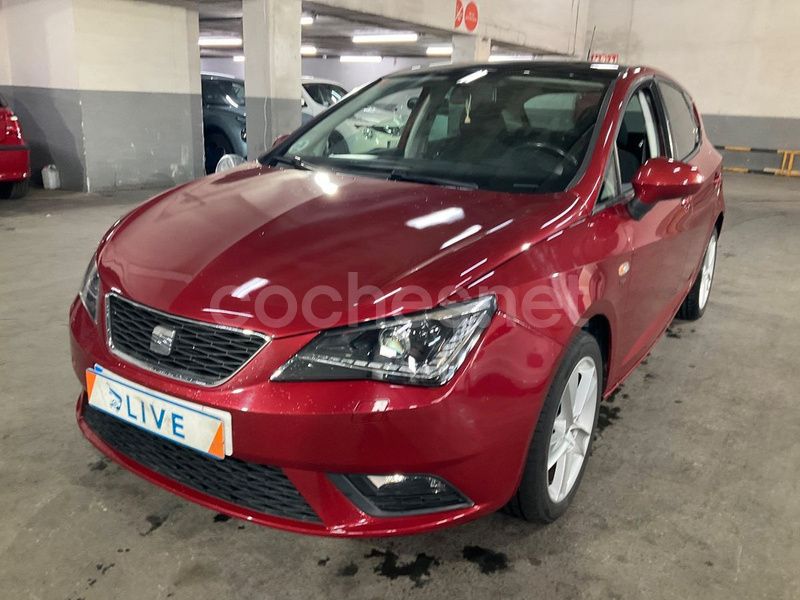 Usado Seat Ibiza Style 105 CV (77 kW) 2012 Granate Berlina