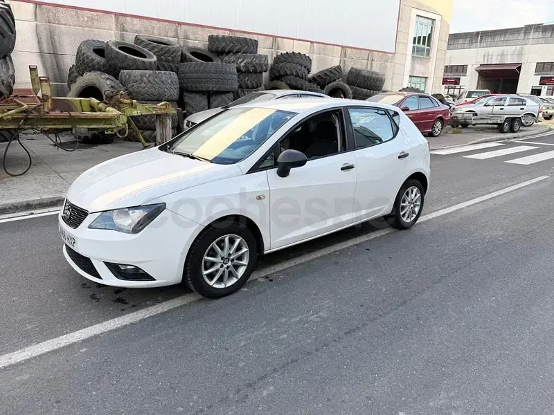Usado Seat Ibiza Reference 90 CV (66 kW) 2014 Blanco Berlina