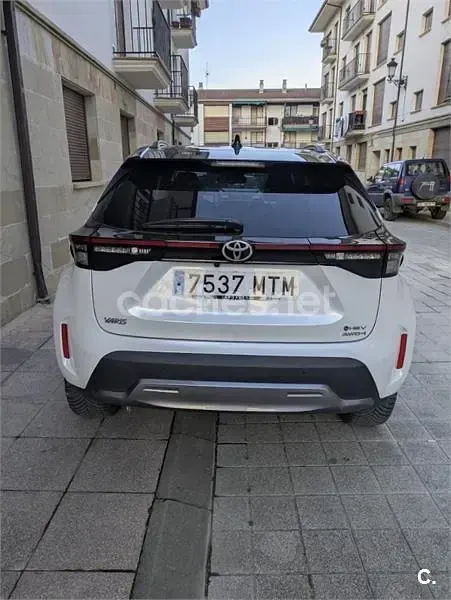 Usado Toyota Yaris Cross Edition 130 CV (95 kW) 2024 Blanco SUV