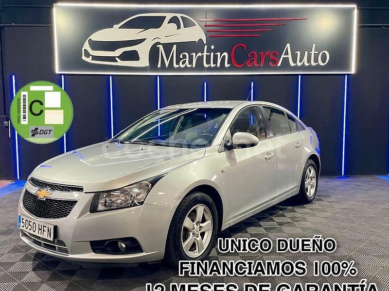 Gris / plata Usado 2011 Chevrolet Cruze LS Berlina | 6690 € (Precio justo) - Imagen 1/4