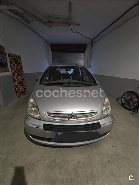 Usado Citroën Xsara Picasso 90 CV (66 kW) 2001 Gris / plata Monovolumen