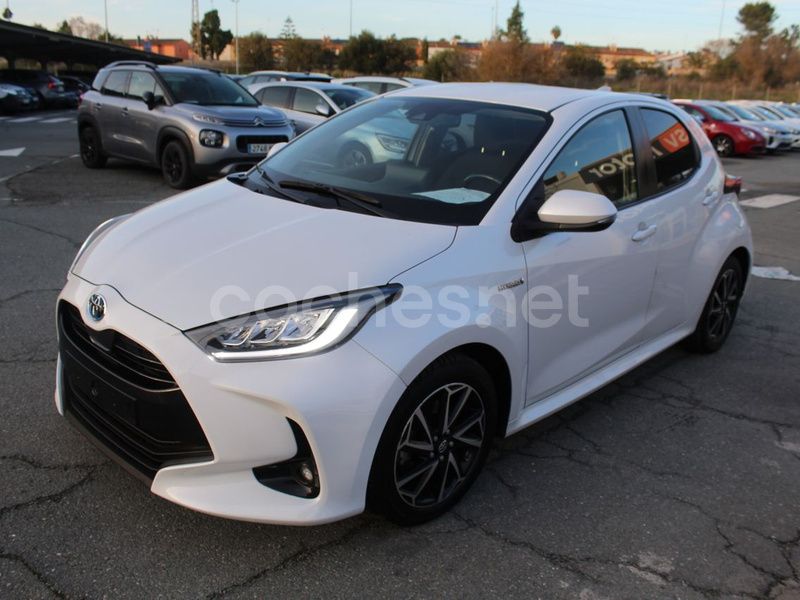 Blanco Usado 2021 Toyota Yaris Hybrid Style Berlina | 16.850 € (Buen precio) - Imagen 1/4