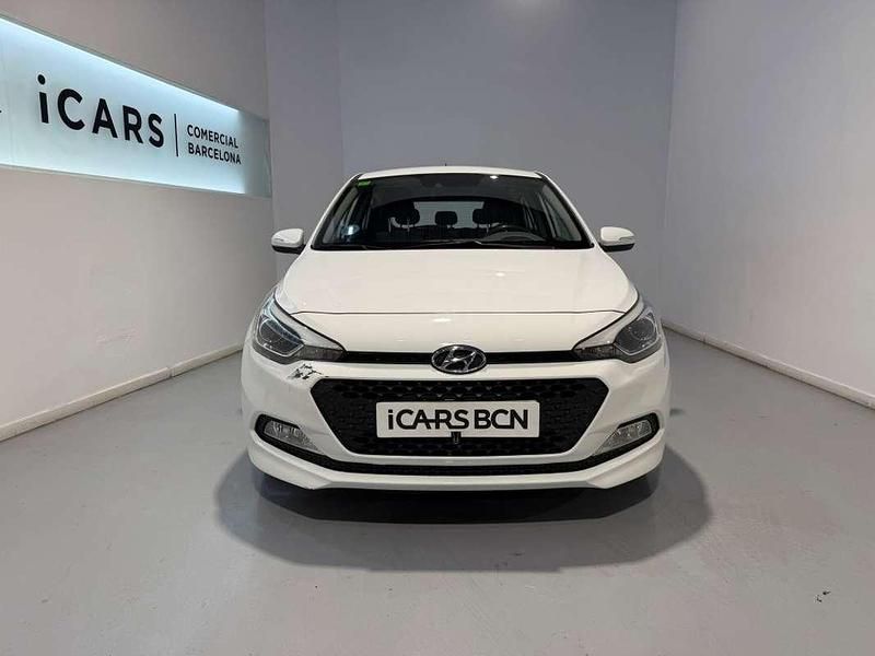 Usado Hyundai i20 84 CV (61 kW) 2018 Blanco Utilitario