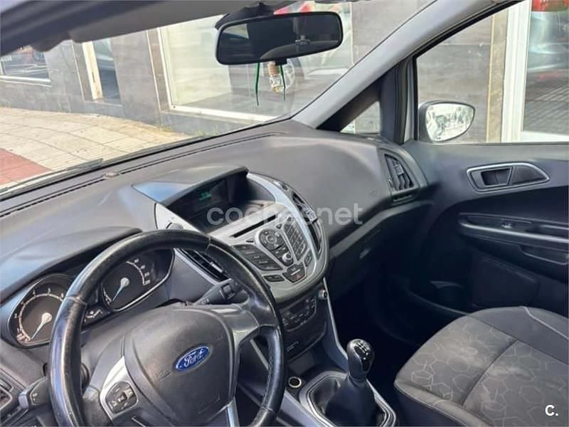 Usado Ford B-MAX Trend 100 CV (73 kW) 2016 Gris / plata Monovolumen