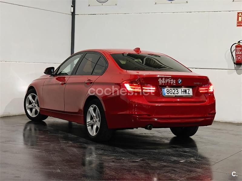 Usado BMW 318 143 CV (105 kW) 2014 Rojo Berlina