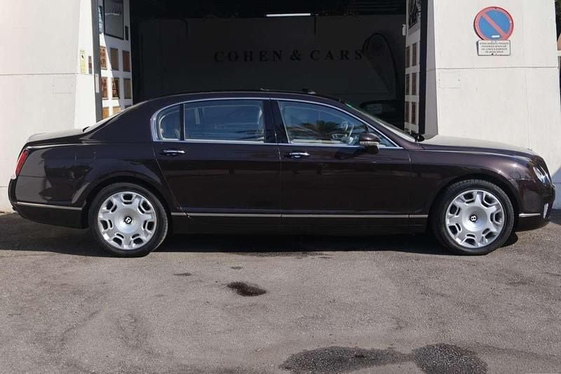 Usado Bentley Continental Flying Spur 560 CV (411 kW) 2009 Marrón Berlina