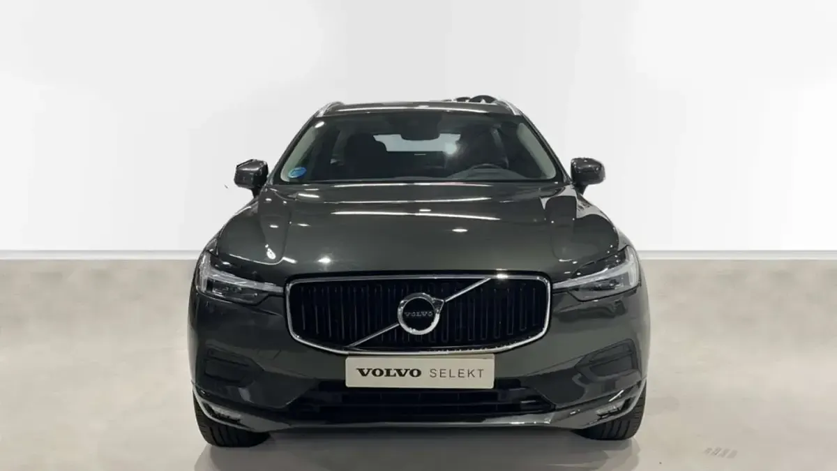 Usado Volvo XC60 Momentum 197 CV (144 kW) 2021 Gris SUV