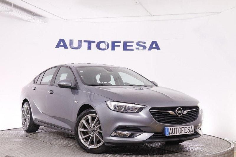 Usado Opel Insignia Innovation 260 CV (191 kW) 2017 Plata Berlina