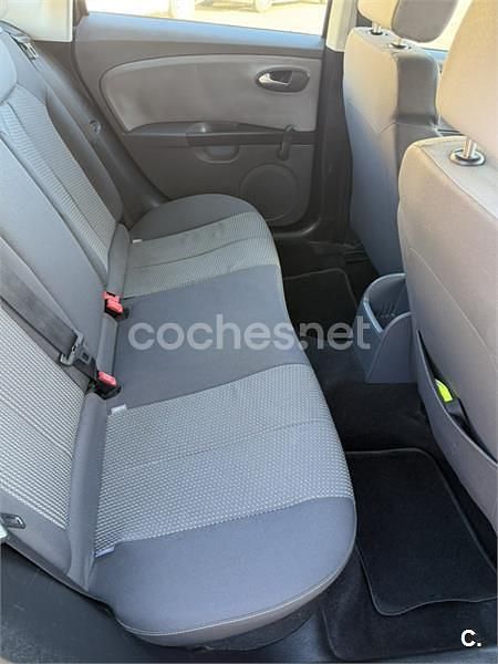 Usado Seat Leon Ecomotive 105 CV (77 kW) 2009 Negro Berlina