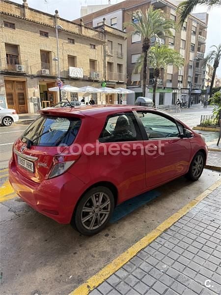 Usado Toyota Yaris Sport 90 CV (66 kW) 2011 Amarillo Utilitario