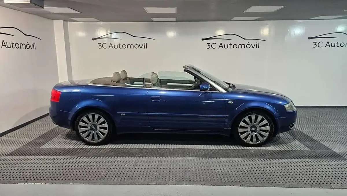Usado Audi A4 S-Line 162 CV (119 kW) 2003 Azul Descapotable