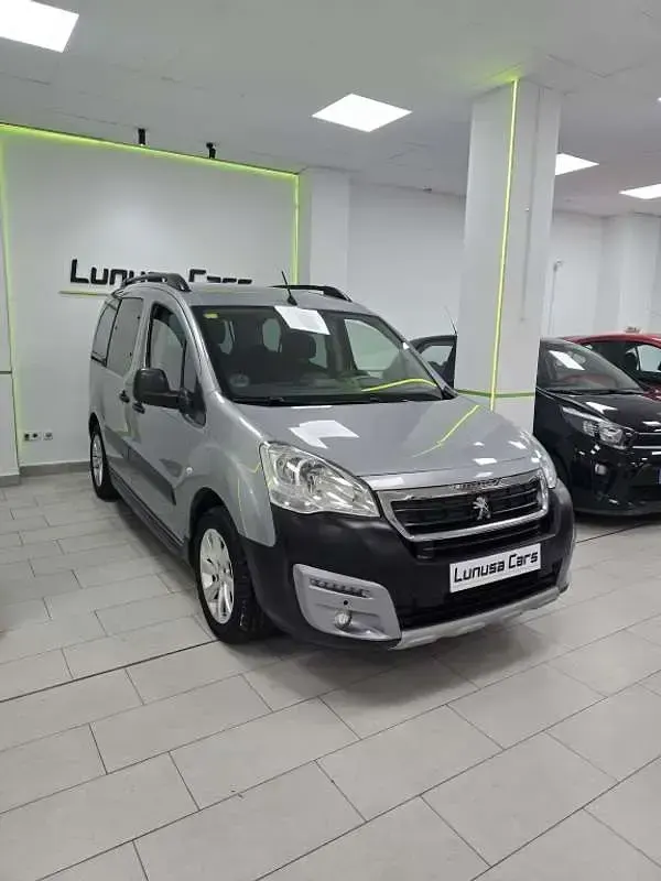 Usado Peugeot TePee Style 99 CV (72 kW) 2018 Van