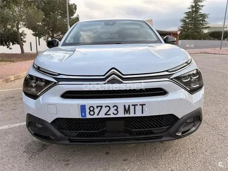 Usado Citroën C4 Business Class 136 CV (100 kW) 2024 Blanco SUV