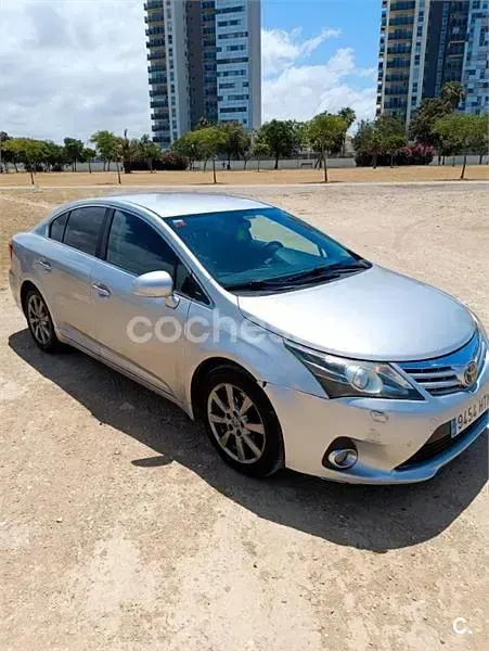 Usado Toyota Avensis Executive 150 CV (110 kW) 2013 Gris / plata Berlina