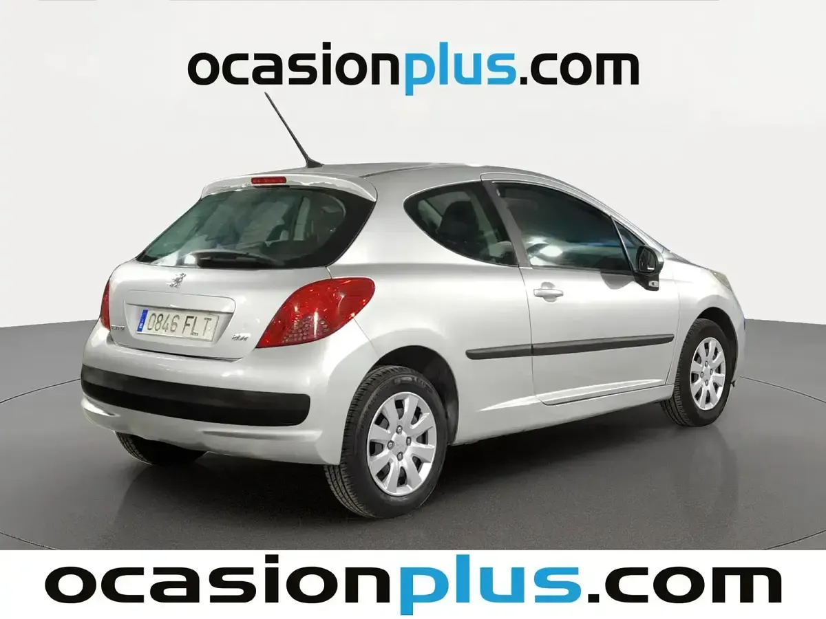 Usado Peugeot 207 90 CV (66 kW) 2007 Gris Utilitario