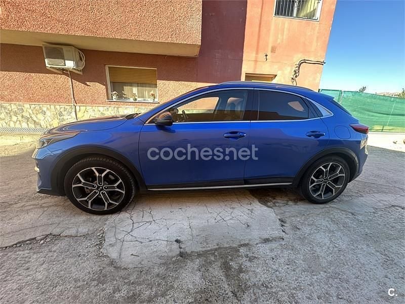 Usado Kia XCeed 115 CV (84 kW) 2019 Azul SUV