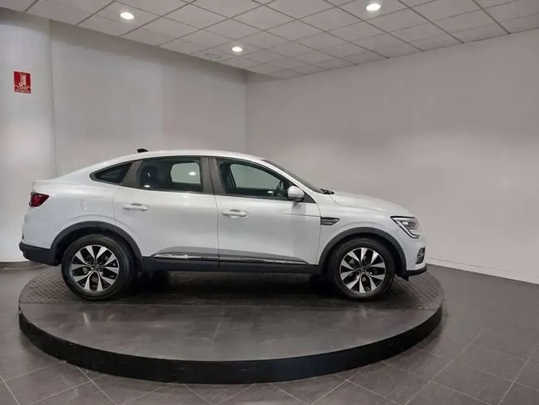 Usado Renault Arkana Intens 140 CV (102 kW) 2021 Blanco SUV