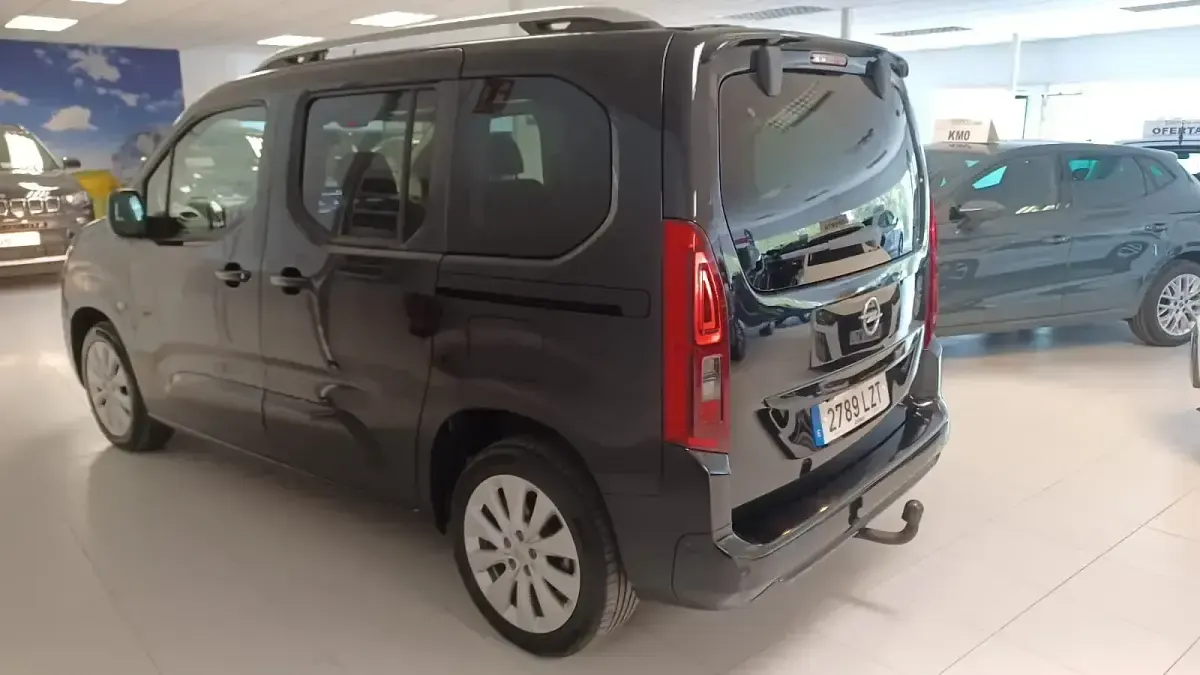 Usado Opel Combo Elegance 131 CV (96 kW) 2022 Otro Monovolumen