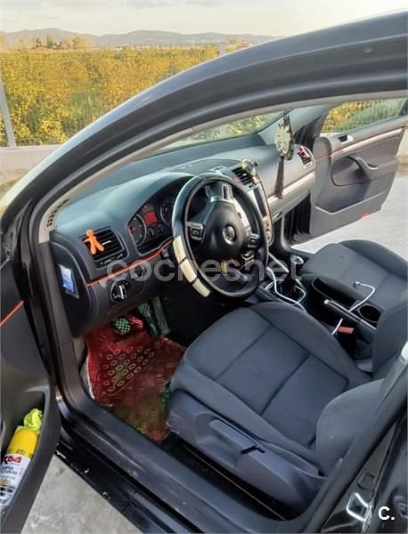 Usado VW Golf IV Highline 140 CV (102 kW) 2005 Negro Berlina