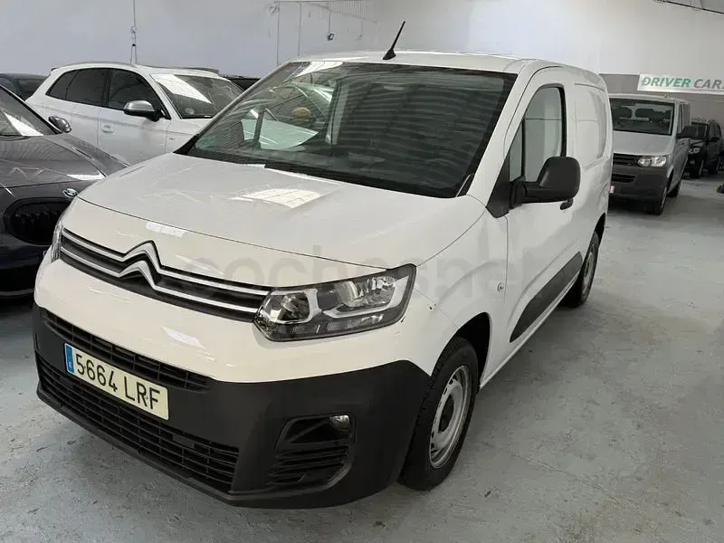 Usado Citroën e-Berlingo Live 102 CV (75 kW) 2021 Blanco Monovolumen