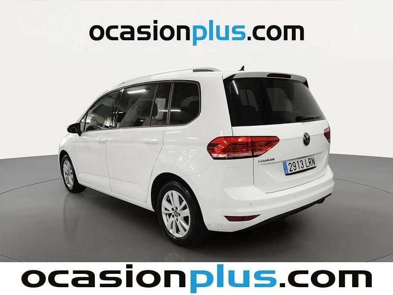 Usado VW Touran Advance 150 CV (110 kW) 2021 Blanco Monovolumen