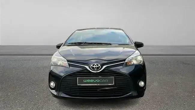 Usado Toyota Yaris Active 69 CV (50 kW) 2017 Negro