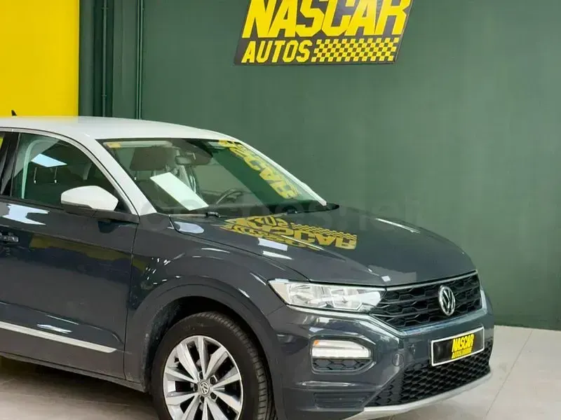 Usado VW T-Roc Advance 115 CV (84 kW) 2019 Gris / plata SUV
