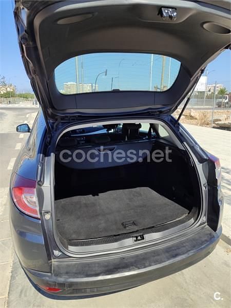 Usado Renault Mégane GrandTour Dynamique 110 CV (80 kW) 2011 Gris / plata Familiar